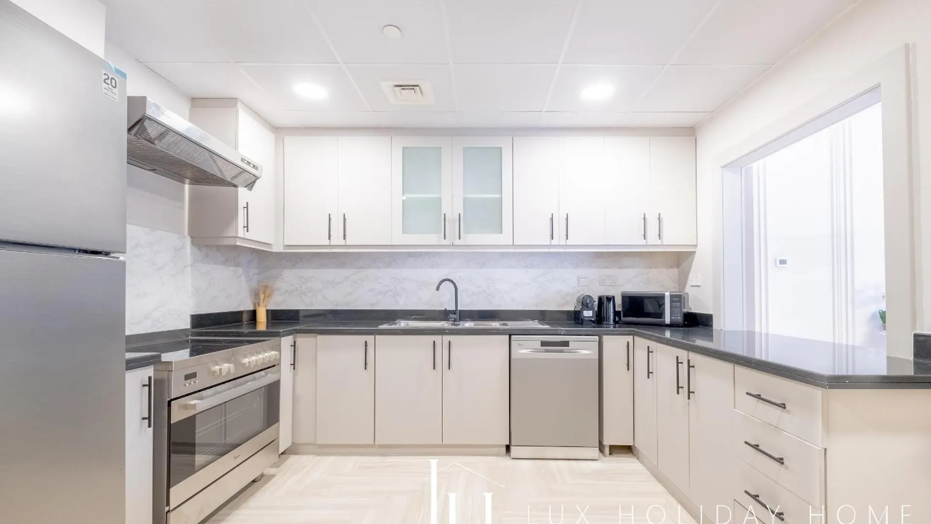 Lux The Luxurious Central Jbr Suite 2 Dubai Apartment