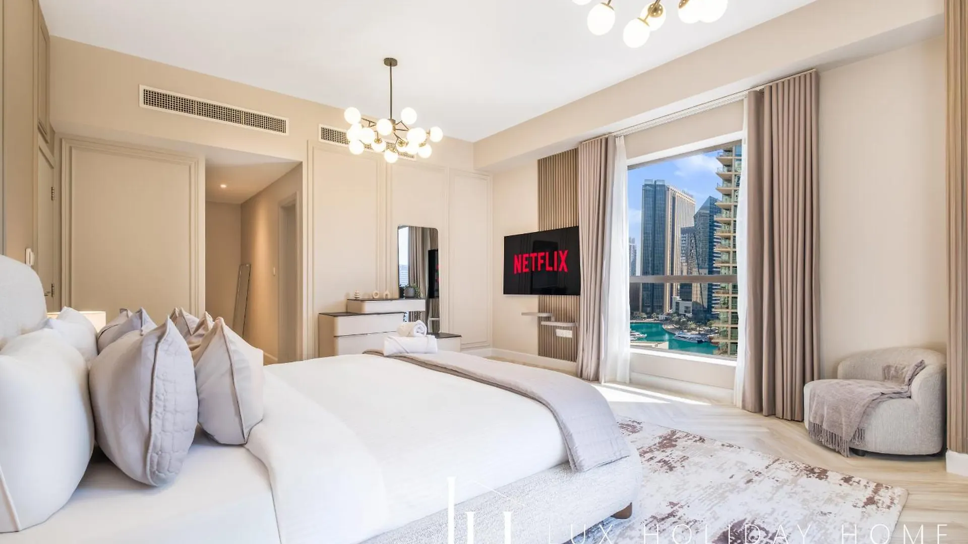Lux The Luxurious Central Jbr Suite 2 Dubai 0*,